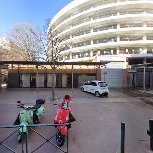 Borne de recharge de véhicules électriques Indigo Charging Station Toulouse