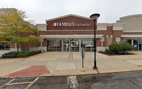 Shoe Store «Famous Footwear», reviews and photos, 726 S Randall Rd, Algonquin, IL 60102, USA