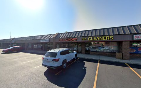 Laundromat «Worthington Laundry & Dry Cleaner», reviews and photos, 1101 Worthington Woods Blvd, Worthington, OH 43085, USA