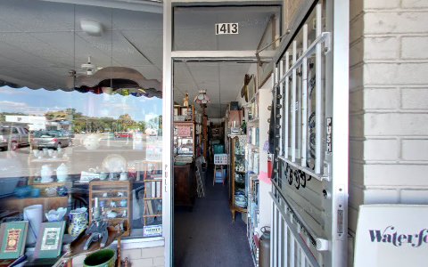 Book Store «Blue Moon Books Antiques & Music», reviews and photos, 1413 Cleveland St, Clearwater, FL 33755, USA