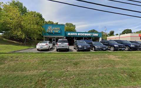 Tire Shop «Mavis Discount Tire», reviews and photos, 92 Danbury Rd, New Milford, CT 06776, USA