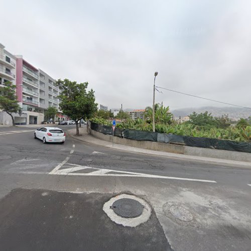 Escola de Condução RADICAL dos Barreiros em Funchal
