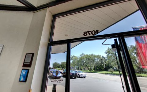 Auto Body Shop «Raymond Auto Body», reviews and photos, 1075 W Pierce Butler Route, St Paul, MN 55104, USA