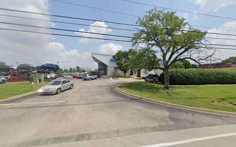 Auto Body Shop «Bachman Collision Center», reviews and photos, 9804 Bluegrass Pkwy, Louisville, KY 40299, USA