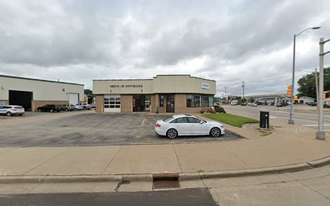 Auto Body Shop «Midtown Collision Center, LLC», reviews and photos, 530 Lang Dr, La Crosse, WI 54603, USA