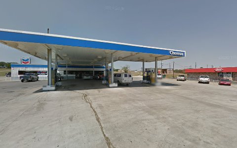 Gas Station «Chevron», reviews and photos, 703 TX-123, Stockdale, TX 78160, USA