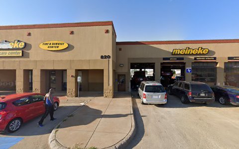 Auto Repair Shop «Meineke Car Care Center», reviews and photos, 820 SW Green Oaks Blvd, Arlington, TX 76017, USA