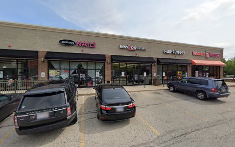 Cell Phone Store «GoWireless Verizon Authorized Retailer», reviews and photos, 127 N Milwaukee Ave, Libertyville, IL 60048, USA