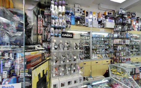 Electronics Store «7th Ave Electronics & Luggage», reviews and photos, 841 7th Ave, New York, NY 10019, USA