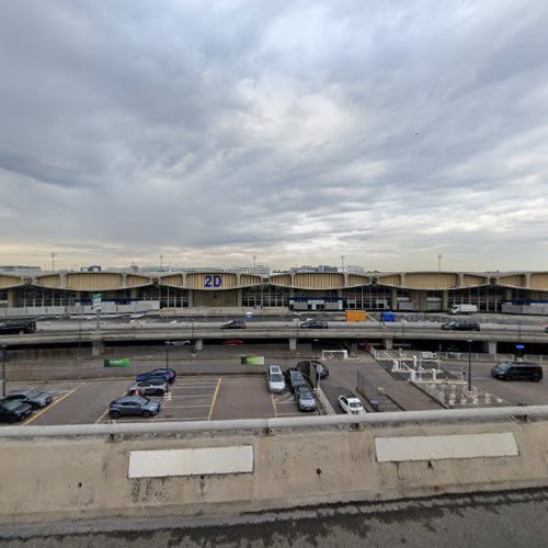 Borne de recharge de véhicules électriques Aéroport de Paris Charging Station Tremblay-en-France