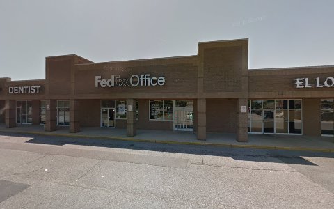 Print Shop «FedEx Office Print & Ship Center», reviews and photos, 801 Volvo Pkwy Suite 200, Chesapeake, VA 23320, USA