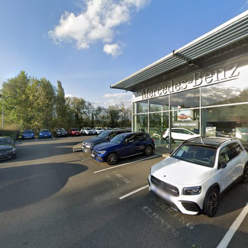 Borne de recharge de véhicules électriques Mercedes Charging Station Bellerive-sur-Allier