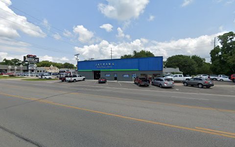 Auto Body Shop «Jayhawk Body Shop & Glass», reviews and photos, 910 SW 6th Ave, Topeka, KS 66606, USA