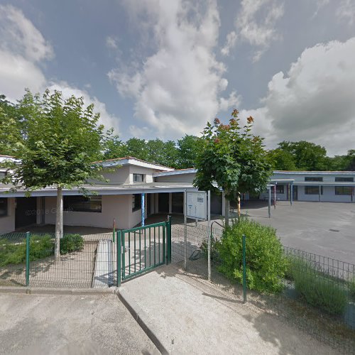Ecole Primaire à Carcarès-Sainte-Croix