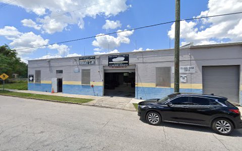 Auto Body Shop «Unique Custom Paint & Body Shop», reviews and photos, 711 W Robinson St, Orlando, FL 32805, USA