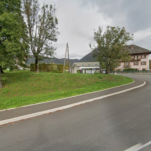 Borne de recharge de véhicules électriques Réseau eborn Station de recharge Saint-Pierre-d'Albigny