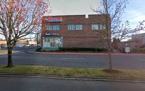 Print Shop «FedEx Office Print & Ship Center», reviews and photos, 2044 NE Burnside Rd, Gresham, OR 97030, USA