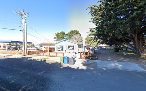 Thrift Store «Senior Coastsiders Thrift Store/Bike Shop», reviews and photos, 515 Kelly Ave, Half Moon Bay, CA 94019, USA