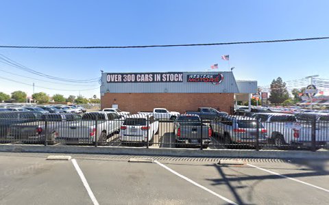 Used Car Dealer «Auto Maxx», reviews and photos, 5272 N Blackstone Ave, Fresno, CA 93710, USA