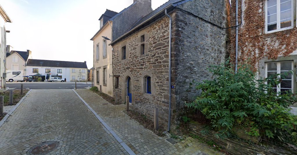 La maison aux volets bleus à Lannédern (Finistère 29)