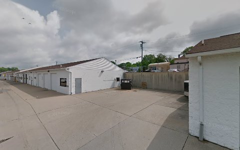 Auto Body Shop «Dave Backer Auto Body», reviews and photos, 6500 Glenway Ave # 8, Cincinnati, OH 45211, USA