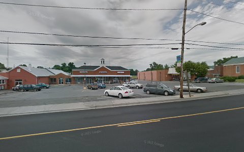 Thrift Store «Blue Ridge Hospice Thrift Shop», reviews and photos, 115 W Main St, Berryville, VA 22611, USA
