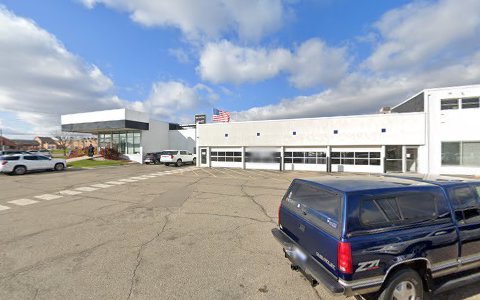 Car Dealer «Al Serra Buick GMC», reviews and photos, 6201 Saginaw Rd, Grand Blanc, MI 48439, USA