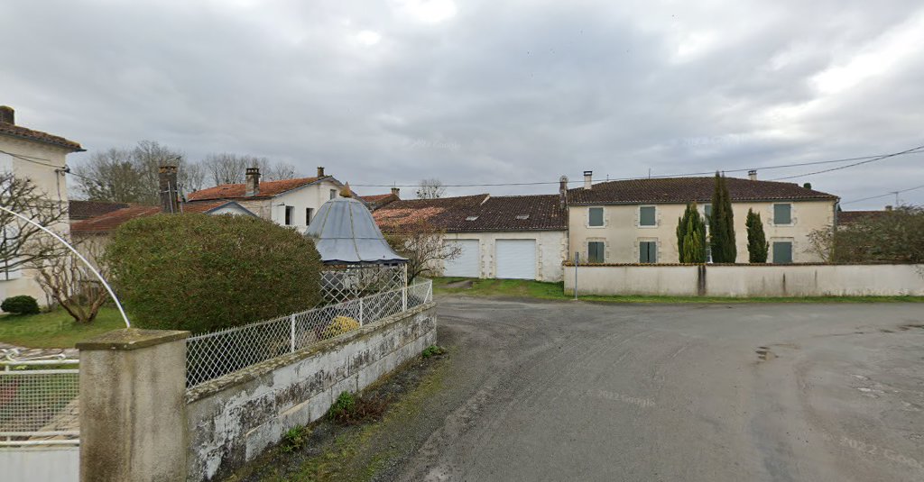 Katia conseillére indépendante en immobilier chez SAFTI à Berneuil (Charente-Maritime 17)