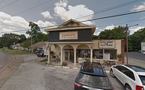 Consignment Shop «The Junkery», reviews and photos, 1221 Broadway Ave, Bowling Green, KY 42104, USA