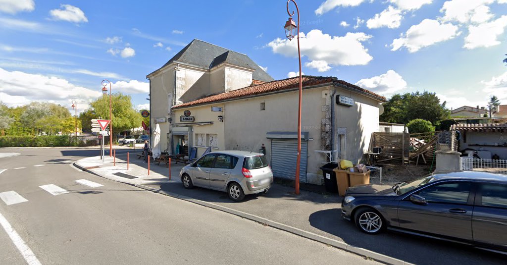 Café de la gare à Coteaux-du-Blanzacais