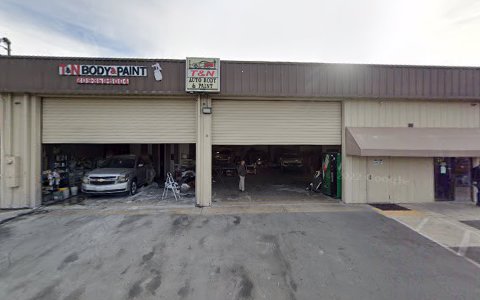 Auto Body Shop «T & N Body & Paint Shop», reviews and photos, 26 N Cherokee Ln, Lodi, CA 95240, USA