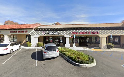 Cell Phone Store «T-Mobile», reviews and photos, 2367 Foothill Blvd, La Verne, CA 91750, USA