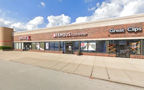 Shoe Store «Famous Footwear», reviews and photos, 381 E Irving Park Rd, Wood Dale, IL 60191, USA