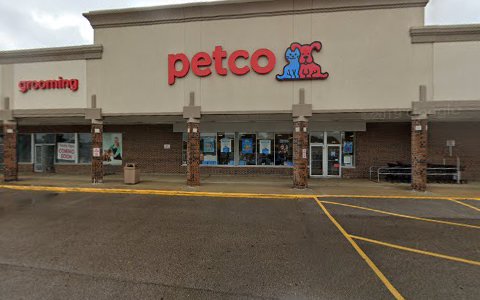 Pet Supply Store «Petco Animal Supplies», reviews and photos, 230 S Virginia St #880, Crystal Lake, IL 60014, USA