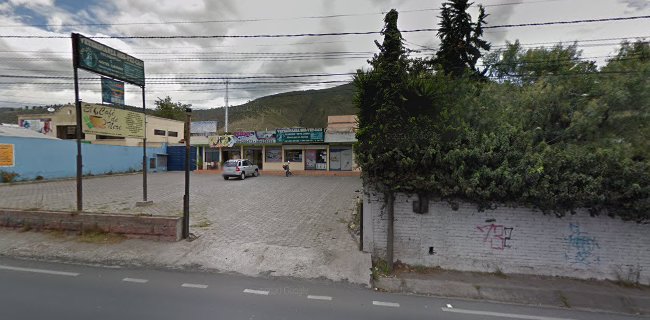 Clínica Veterinaria SERVETCAN; Peluquería Canina, Cesáreas, Esterilizaciones, Vacunas. Pusuquí - Quito