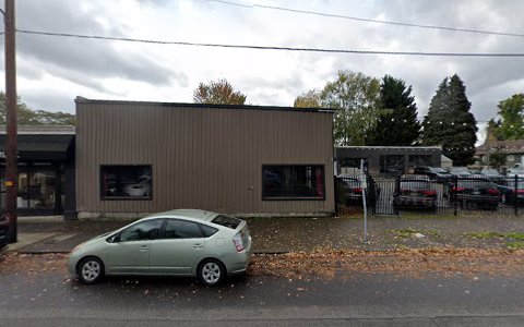 Used Car Dealer «iDrive Autohaus, Ltd.», reviews and photos, 2810 NE Broadway St, Portland, OR 97232, USA
