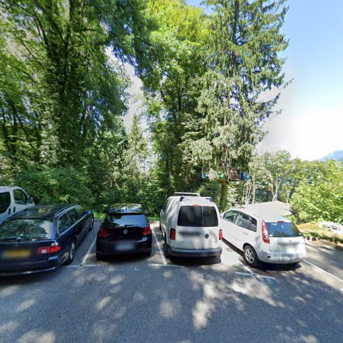 Borne de recharge de véhicules électriques Tesla Destination Charger Annecy