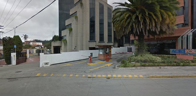 Consultorios Santa Ana Torre I, 407, Piso: Cuarto, Av. Jose Peralta S/N, Cuenca 010204, Ecuador