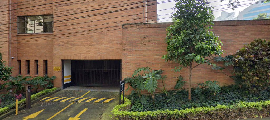 Centro de Atención Regional Medellín Universidad EAN