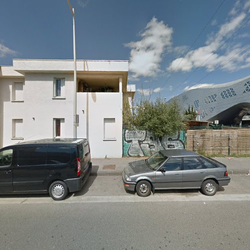 Borne de recharge de véhicules électriques RÉVÉO Charging Station Montpellier