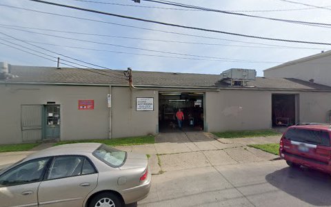 Auto Repair Shop «Auto Research», reviews and photos, 105 E Hill St, Louisville, KY 40208, USA