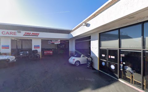 Auto Repair Shop «Agoura Car Care Tire Pros», reviews and photos, 29166 Roadside Dr, Agoura Hills, CA 91301, USA