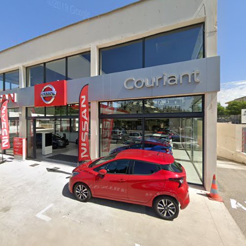 Borne de recharge de véhicules électriques Nissan Charging Station Aix-en-Provence