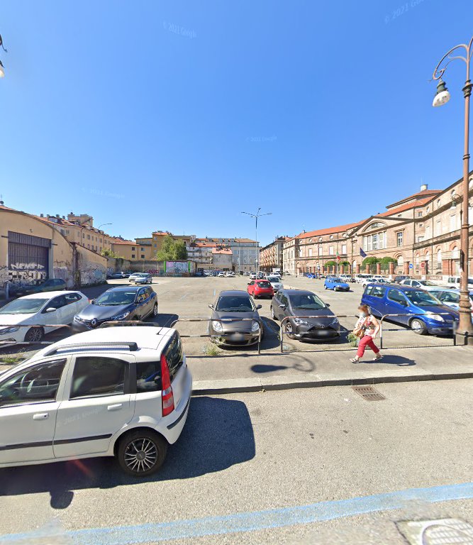 Via Carlo Ignazio Giulio, 21 Parking