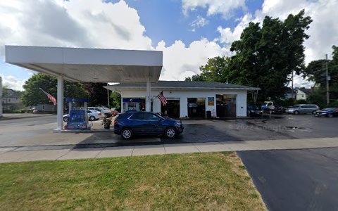 Auto Repair Shop «Courtesy Auto Repair», reviews and photos, 277 Culver Pkwy, Rochester, NY 14609, USA