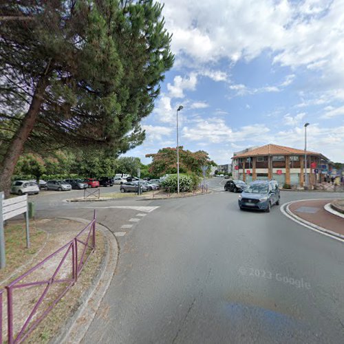 Borne de recharge de véhicules électriques SDEE Gironde Station de recharge Saint-Jean-d'Illac