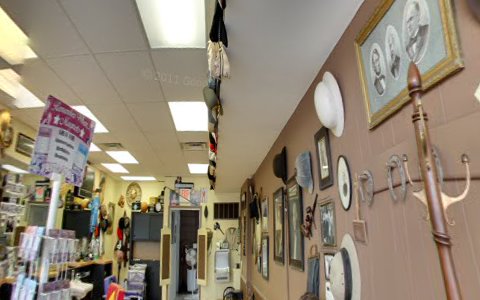 Barber Shop «Goodfellows Barber Shop», reviews and photos, 28530 Woodward Ave, Royal Oak, MI 48067, USA