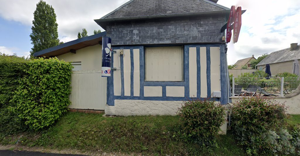 Le Café Du Centre à La Saussaye (Eure 27)