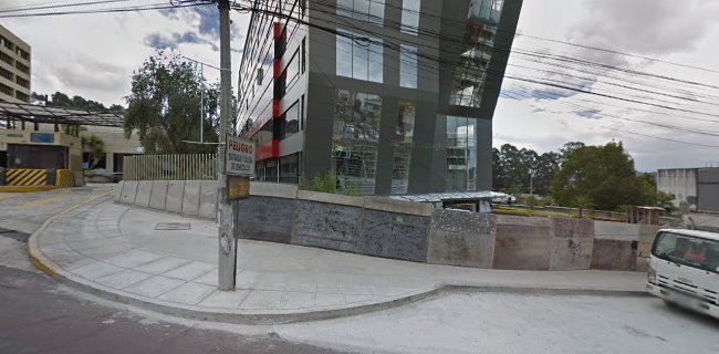 Edificio CITIMED, Segundo Piso oficina 252, Av. Mariana de Jesús, Quito 170509, Ecuador