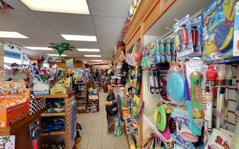 Toy Store «Main Beach Toys & Games», reviews and photos, 150 Laguna Ave, Laguna Beach, CA 92651, USA